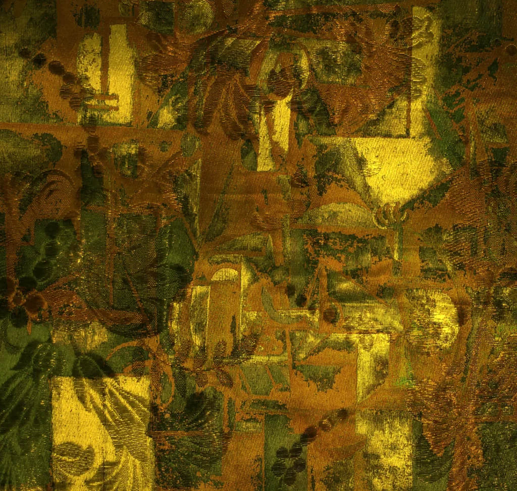 Village la Nuit – Peinture abstraite contemporaine dorée | Shay Miremont Miremont.Village la Nuit est une peinture abstraite contemporaine de Shay Miremont, mêlant textures, motifs superposés et tons dorés pour évoquer un paysage nocturne mystérieux.