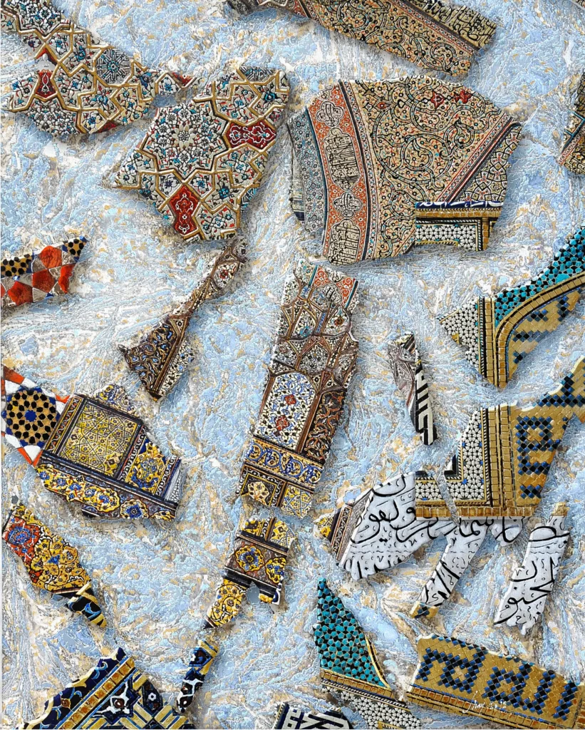 Peinture abstraite contemporaine intitulée Équilibre Fragile, composée de fragments décoratifs persans suspendus sur un fond bleu clair texturé évoquant la délicatesse et la mémoire.